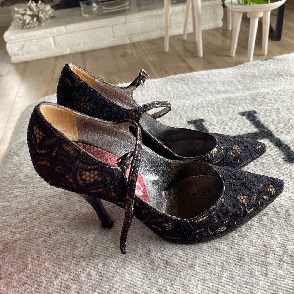 D&G Dolce and Gabana lace heels. EU size 36.5 - Picture 2 of 7